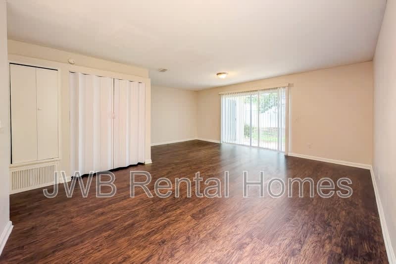 69 5th St W – photo 5
