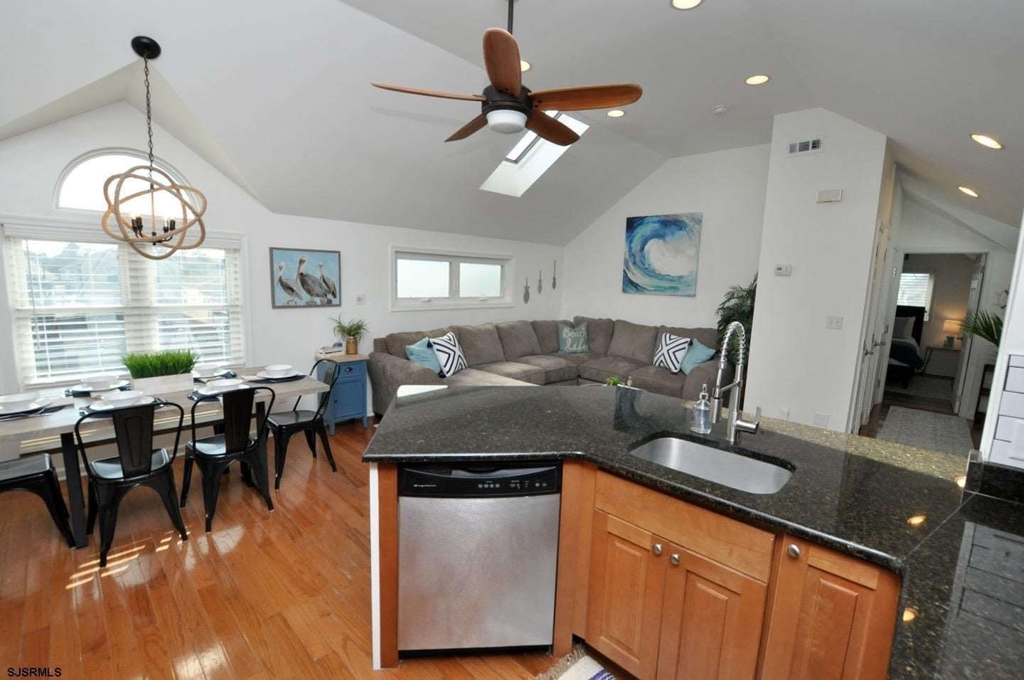 104 N Dudley Ave – photo 5