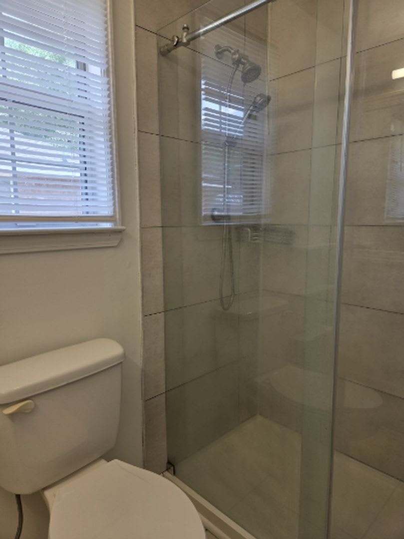 4 bedroom beautiful home available now! – photo 2
