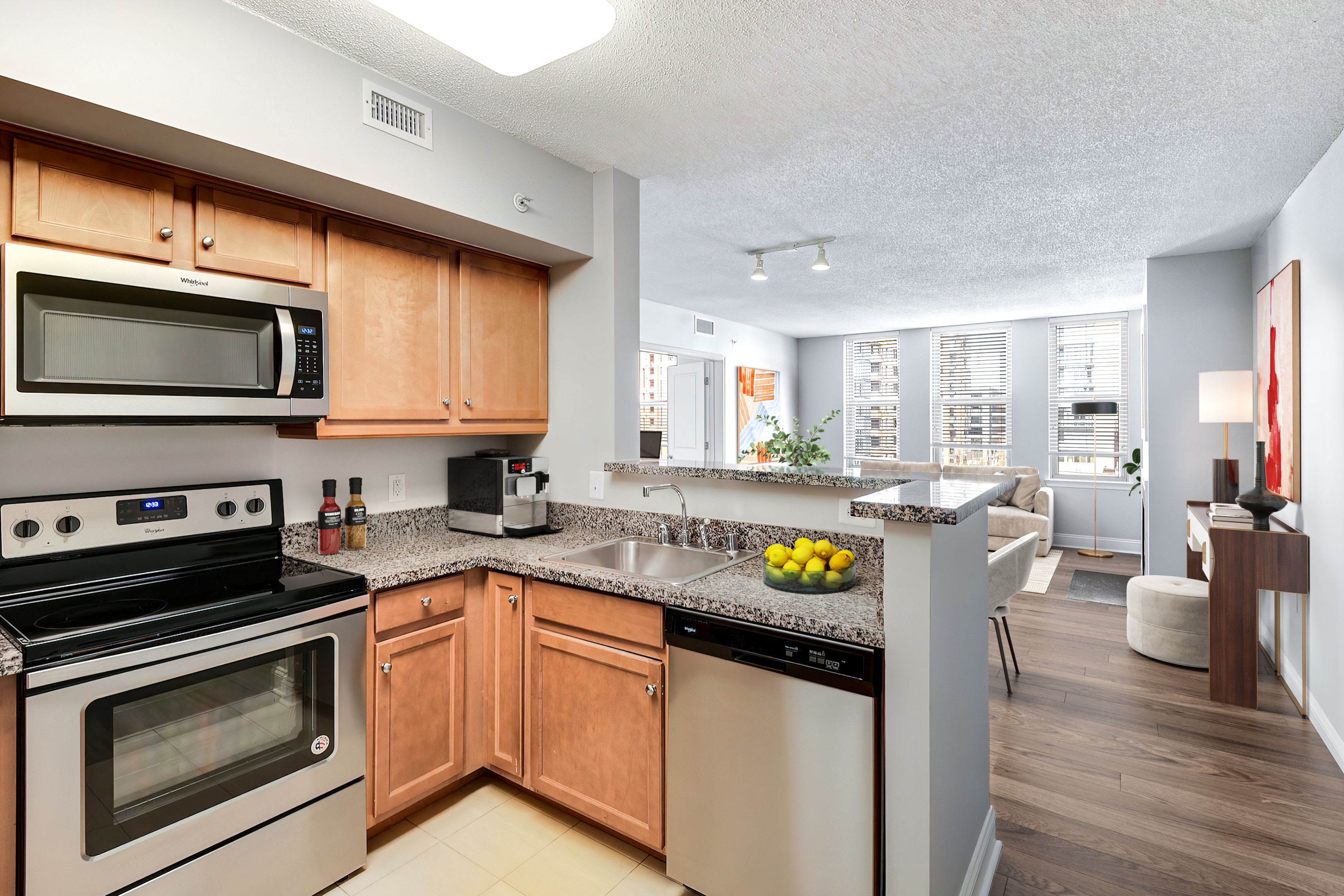 Massachusetts Court Apartments – photo 3