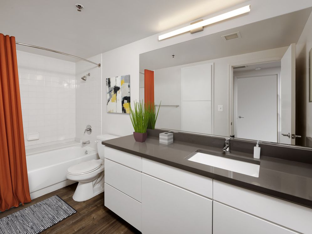Lyon Place At Clarendon Center – photo 3