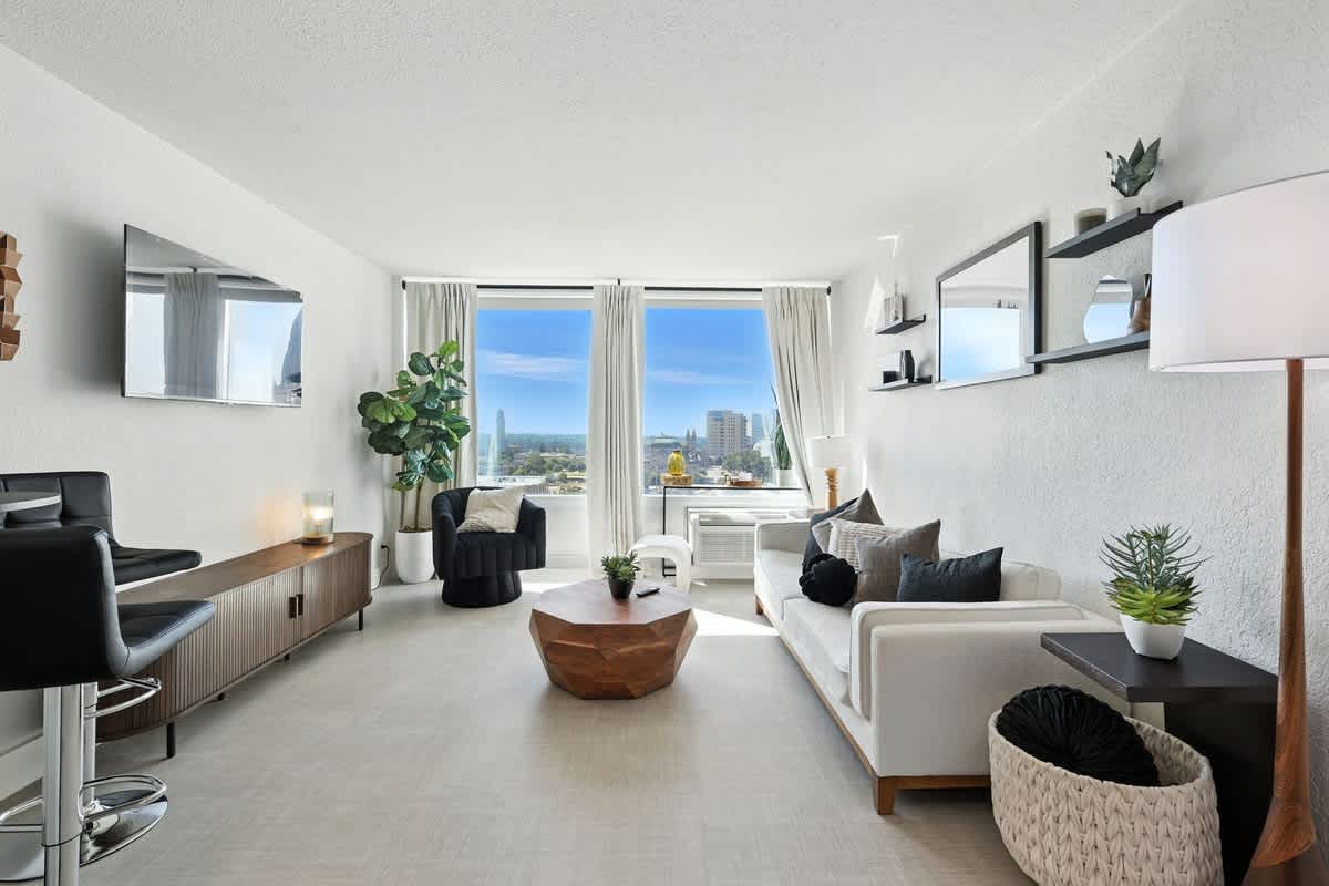 West 7th Apartments – photo 2