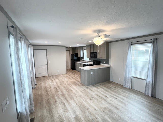 476 N Kensington – photo 2