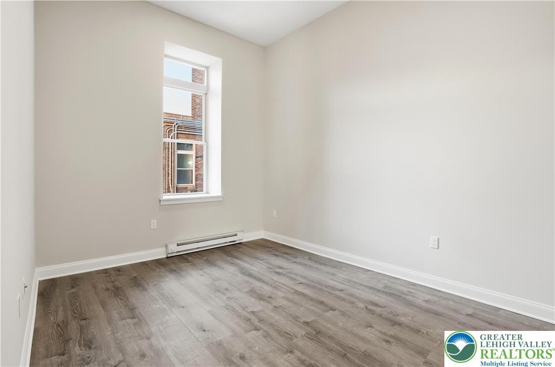 109 S Centre Street – photo 4