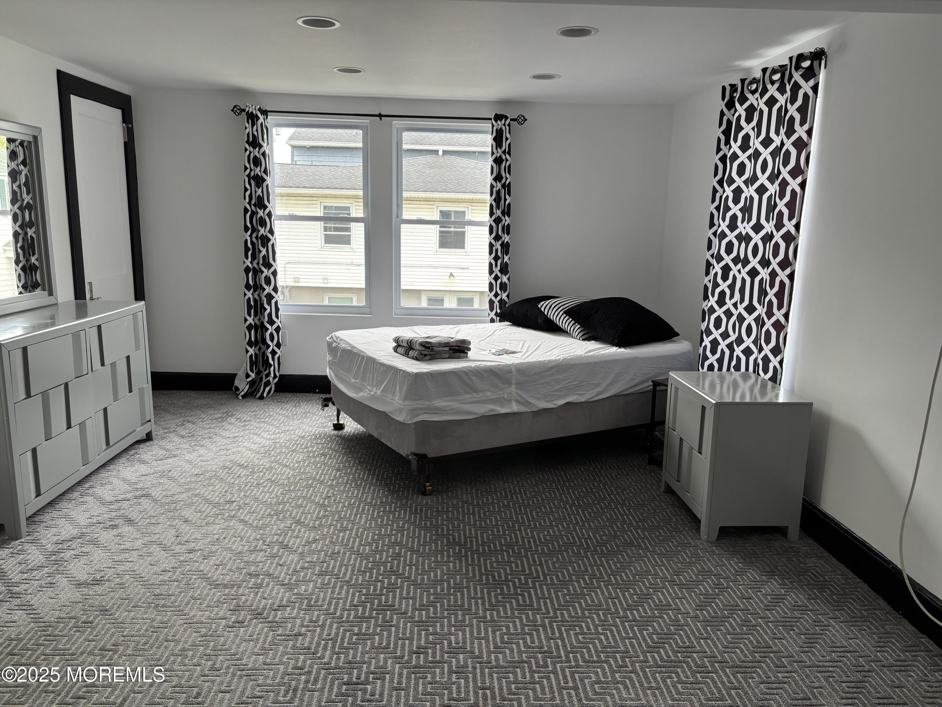 410 Burlington Avenue – photo 5