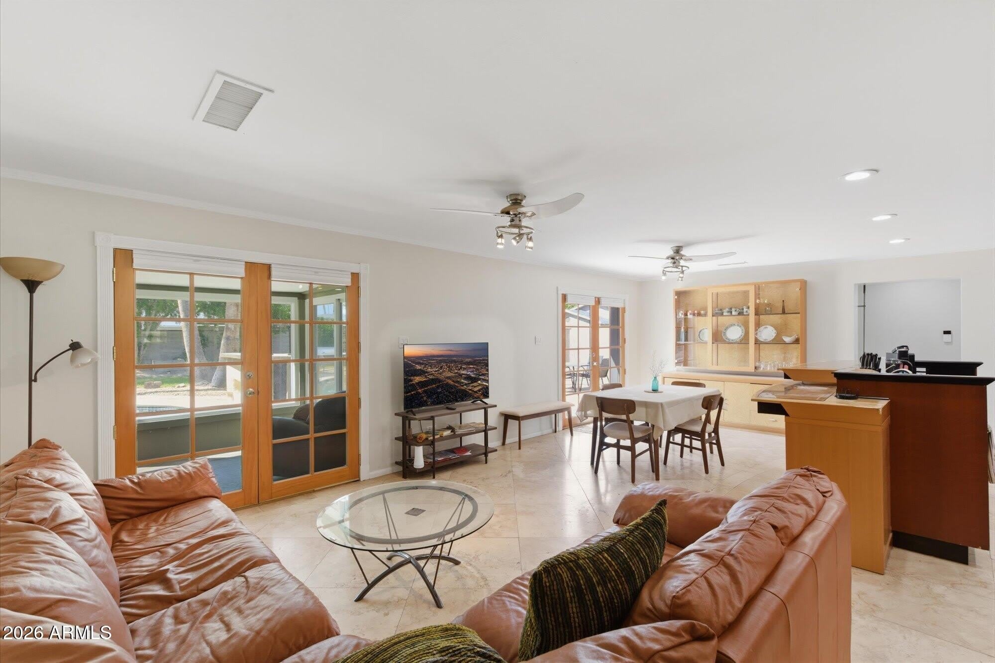 4613 E VERNON Avenue – photo 4