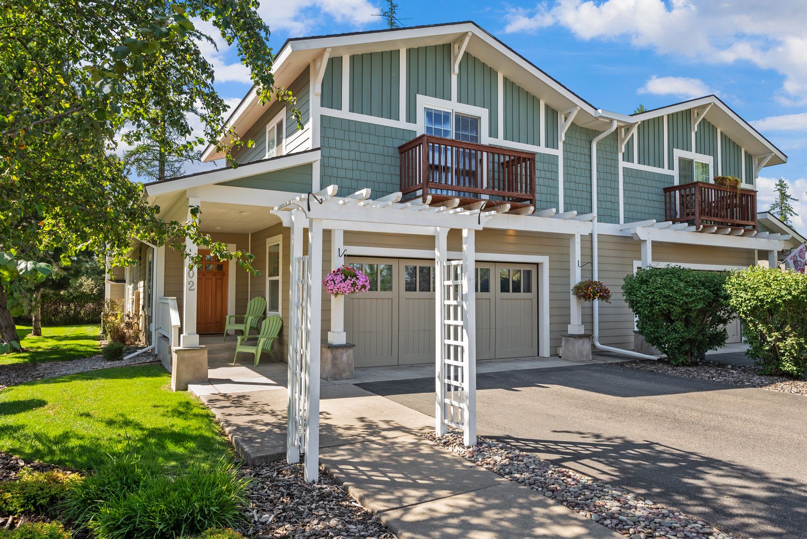 Furnished 2 BR + Den/2.5 BA Whitefish Townhome Available October 1, 2026-May 31, 2027 – photo 2