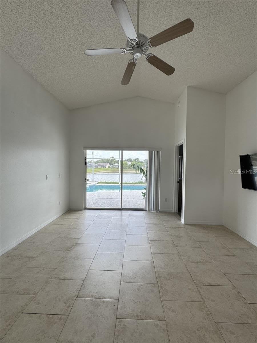 1144 CLEAR CREEK Circle – photo 3