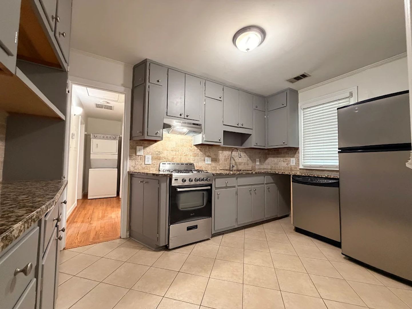 Charming 2 Bedroom 1 Bath In Atlanta Get 50 Off Your First Month Rent – photo 4
