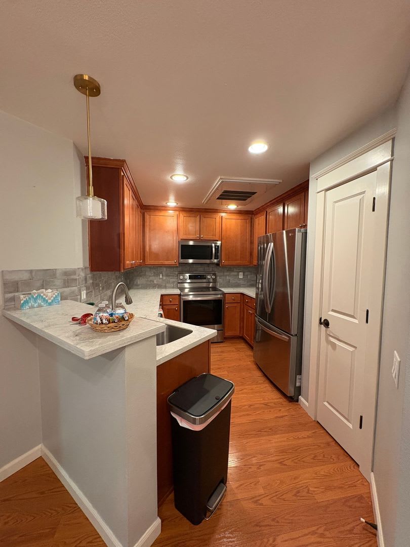 Charming 2BR Condo in West Linn – photo 3