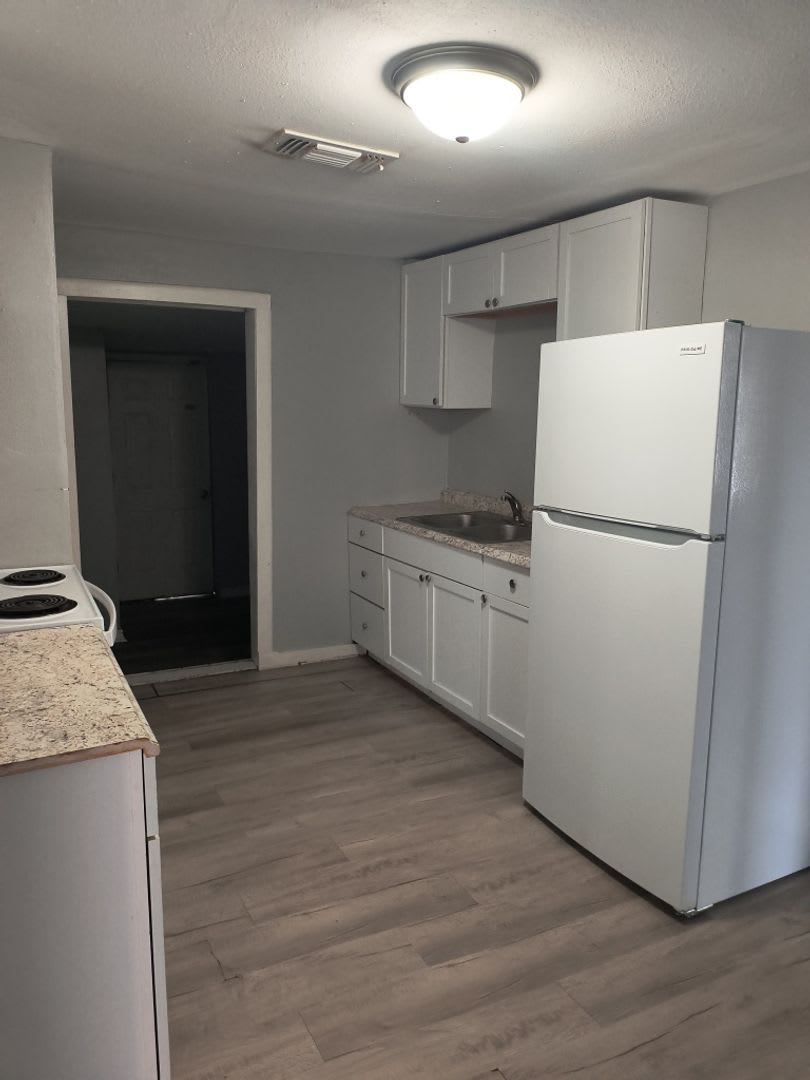 Affordable Remodeled 2 bedroom, 1 bathroom home COMING SOON! – photo 1