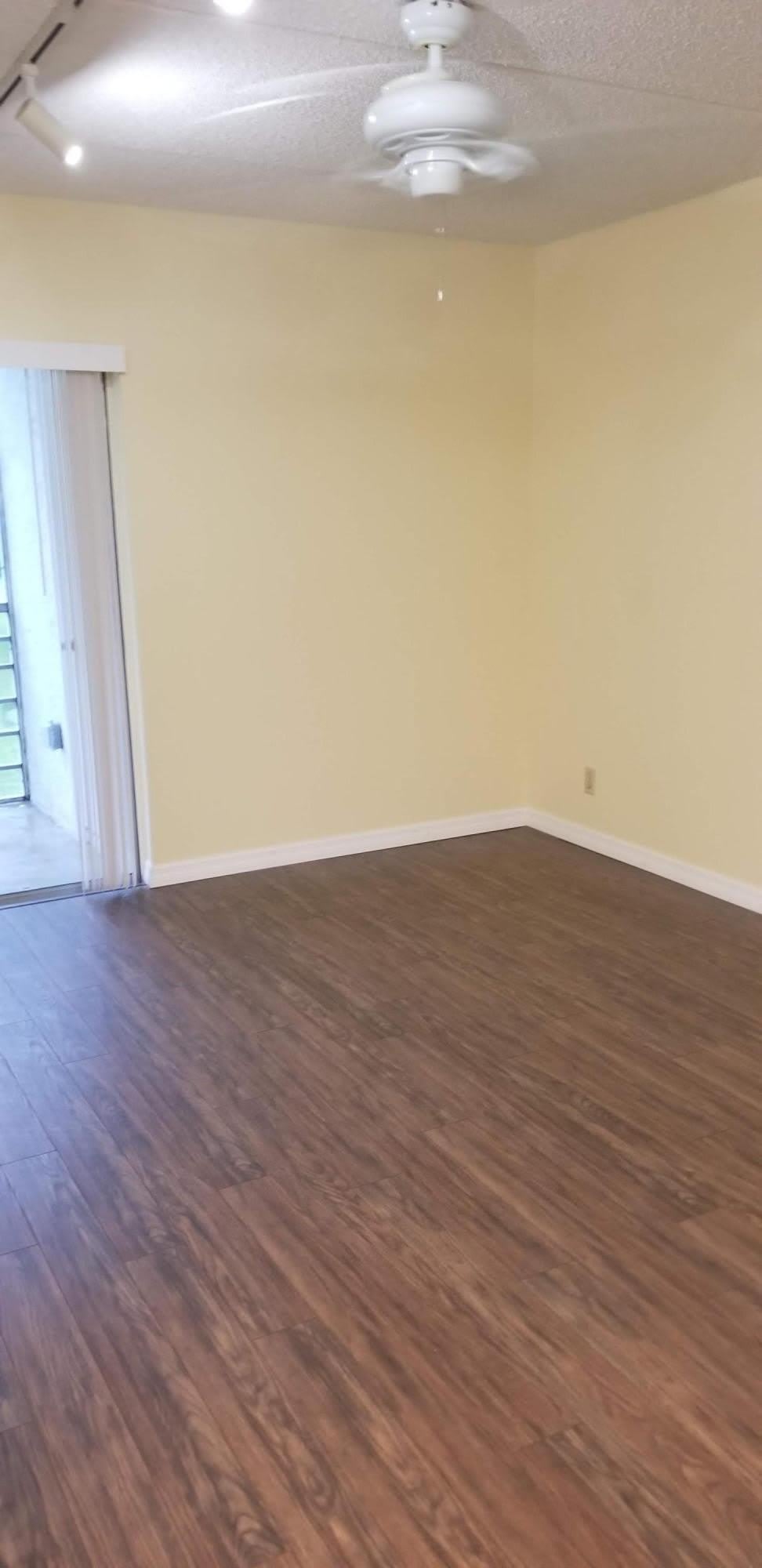 2000 Springdale Boulevard – photo 3