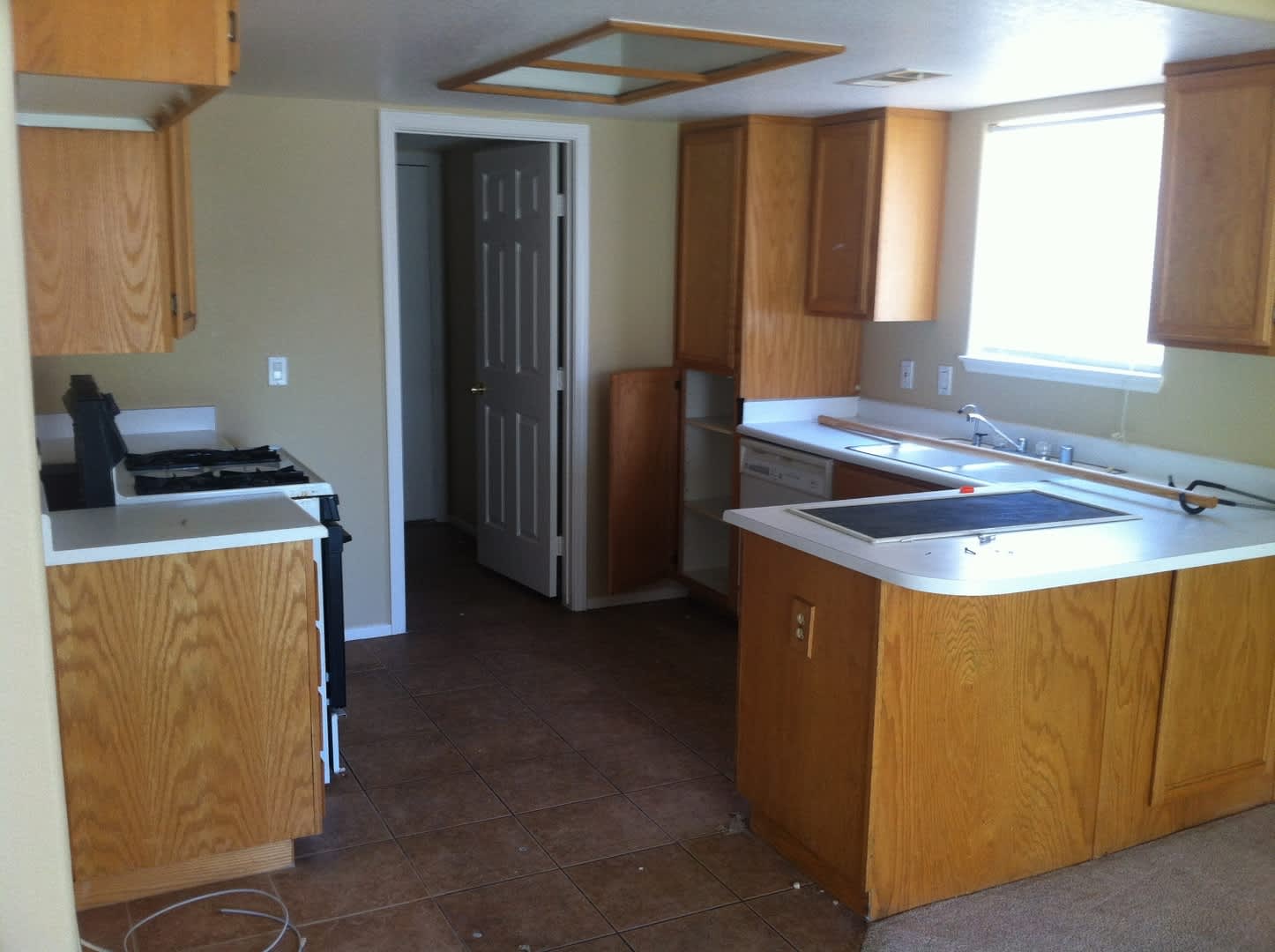 BEAUTIFUL 1,261 SQ FT, 2 STORY, 3BD, 2.5 BTH, 2 CAR GARAGE, LOCATED NEAR PARK, SHOPPING AND SCHOOLS. – photo 4