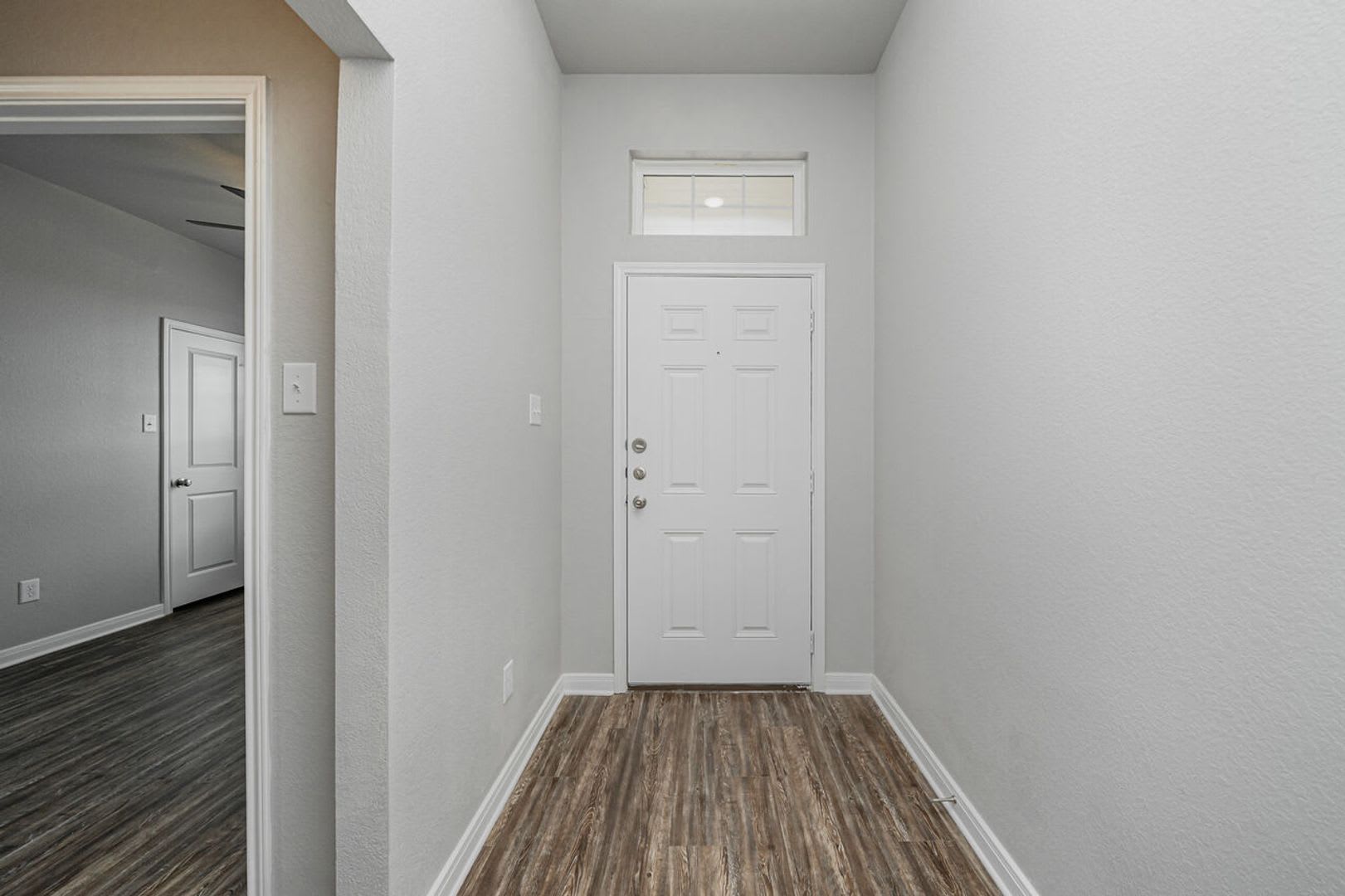 Spacious Single-Family Home Available Now! – photo 2