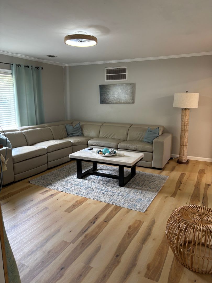 Fully Furnished 4-Bedroom Home! Ready for a 6-Month Lease – photo 2