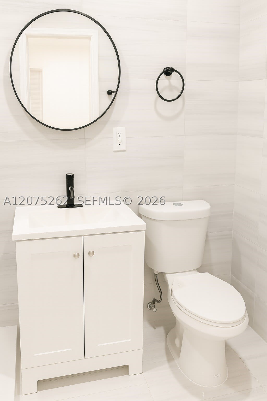 1046 Foster Rd – photo 5