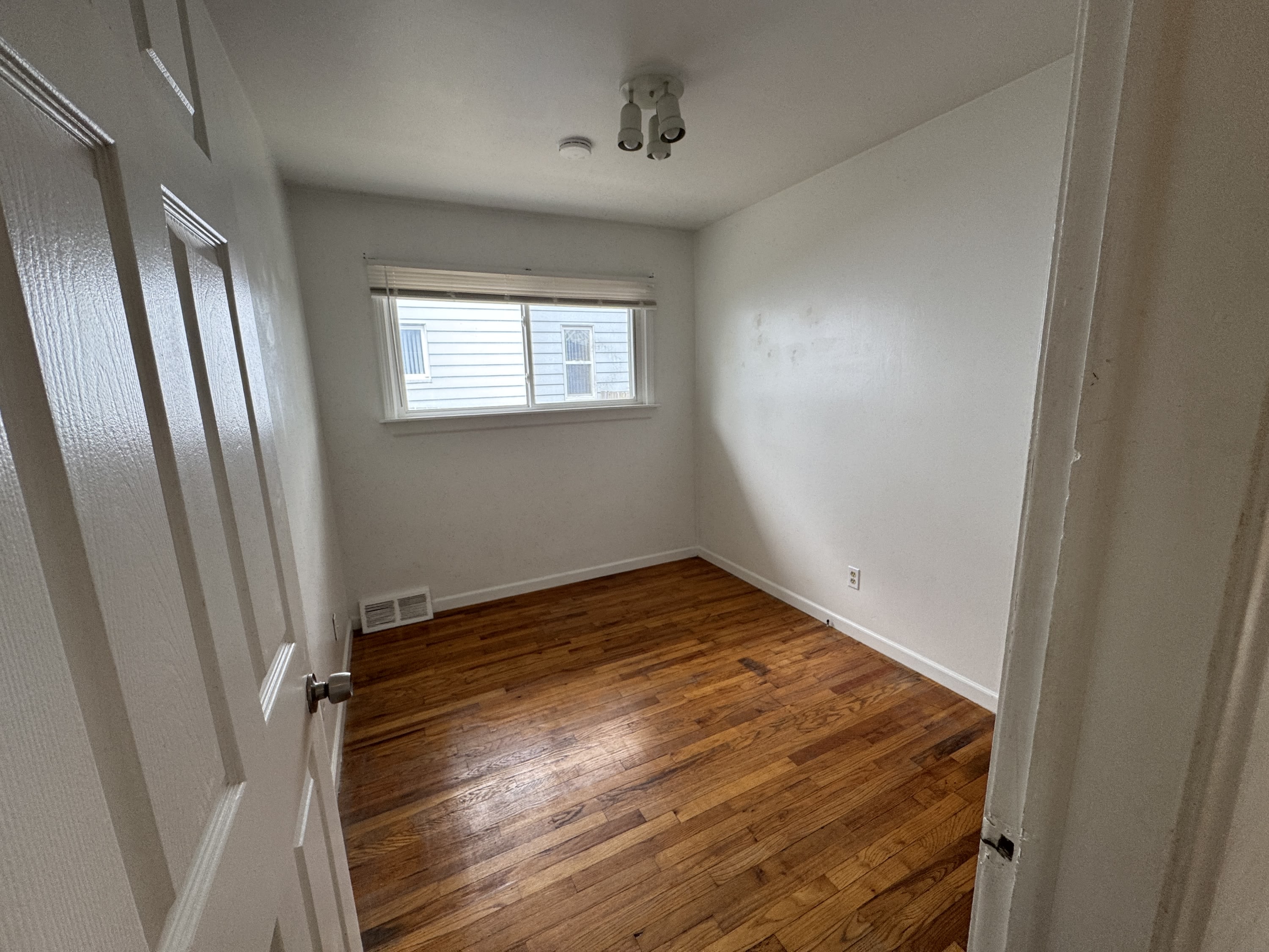 29203 Oakwood Street – photo 4