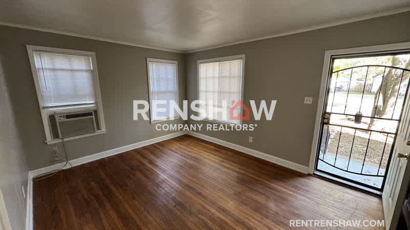1041 Isabelle St – photo 2