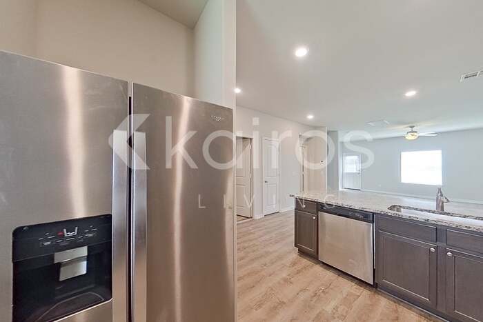 712 Saint James Place – photo 5