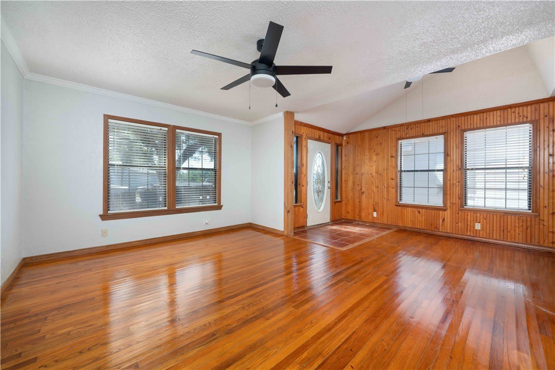 1050 Dorthy Drive – photo 4