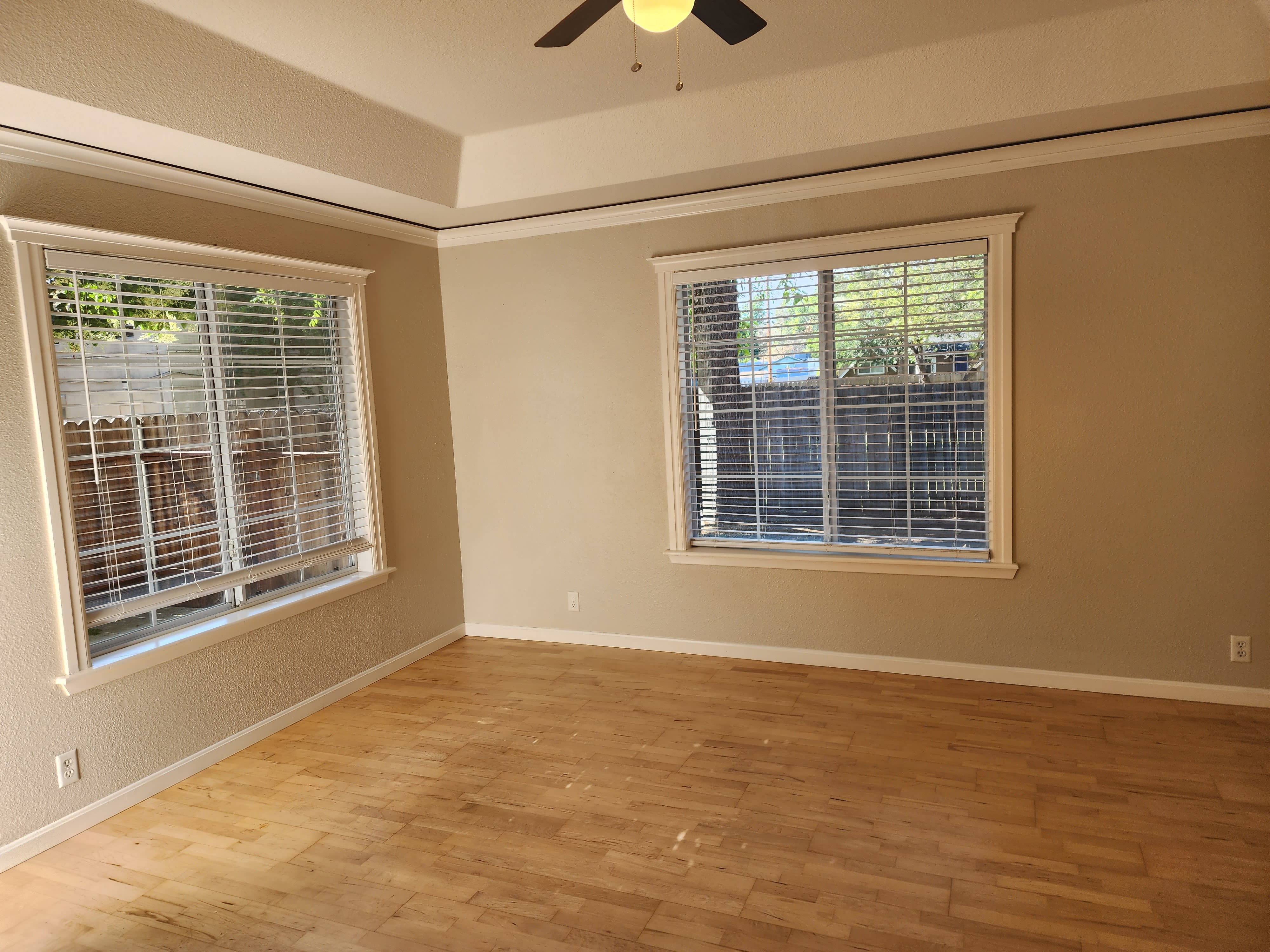 208 Earl Ave – photo 2