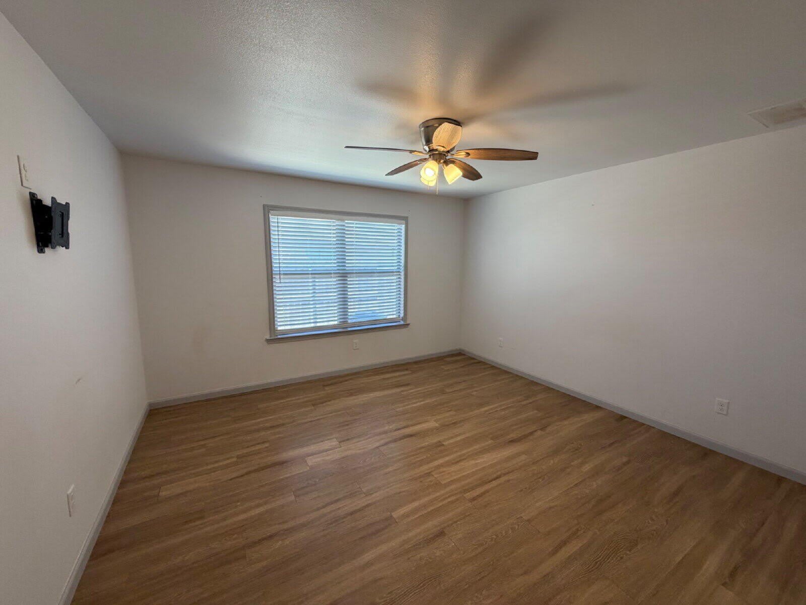 1203 N Essex Avenue – photo 5