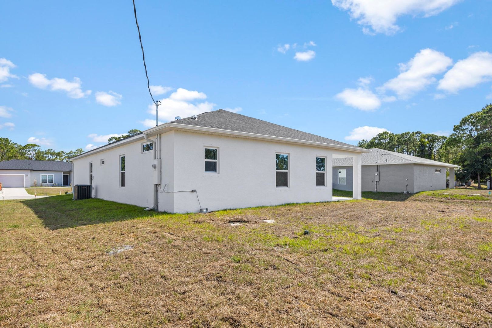 4-bedroom 3 Bathroom Rental w/ In-Law Suite – photo 1