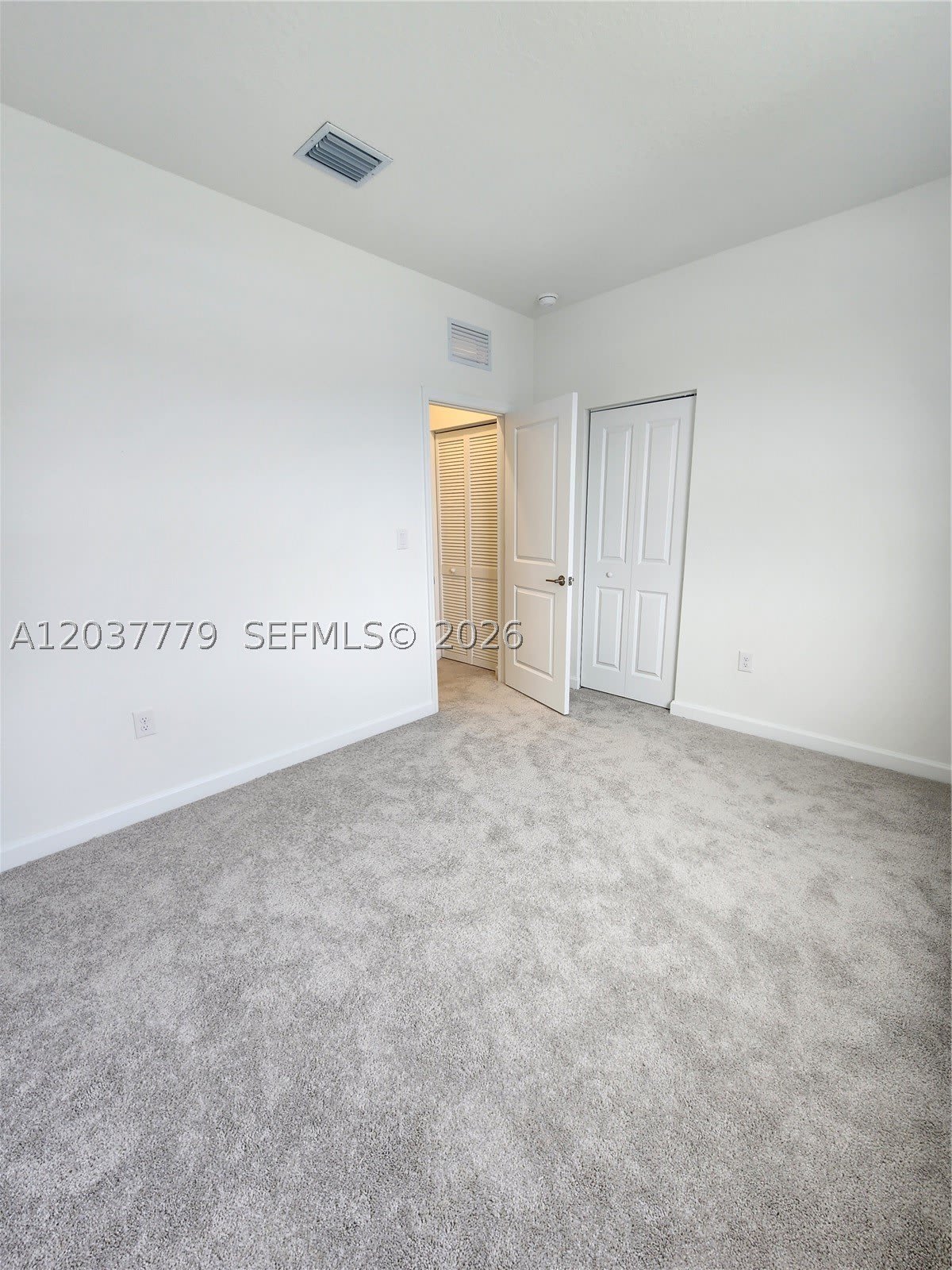 263 SE 11th Ct – photo 4
