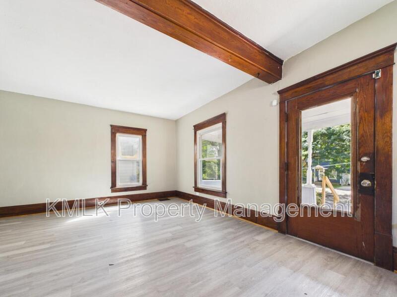 701 Kling St – photo 5