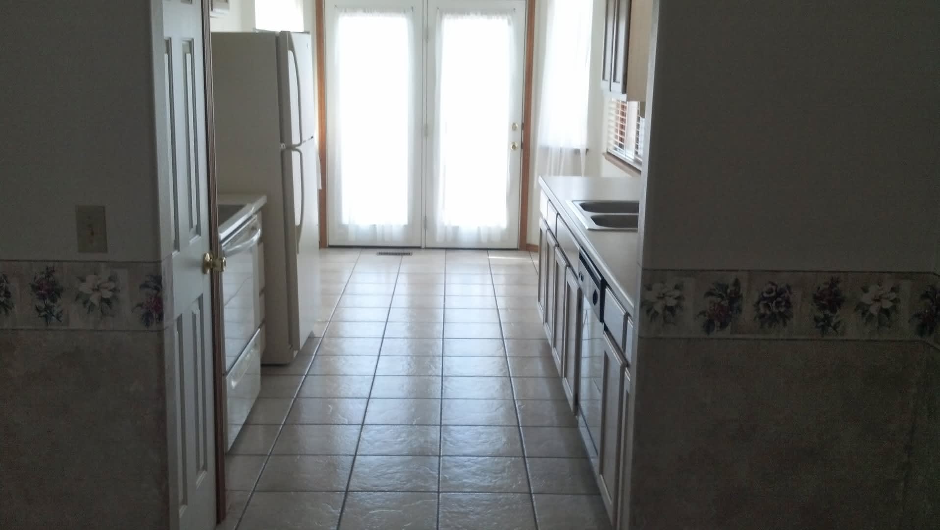 Ranch Style Home w/ Finished Basement – photo 2