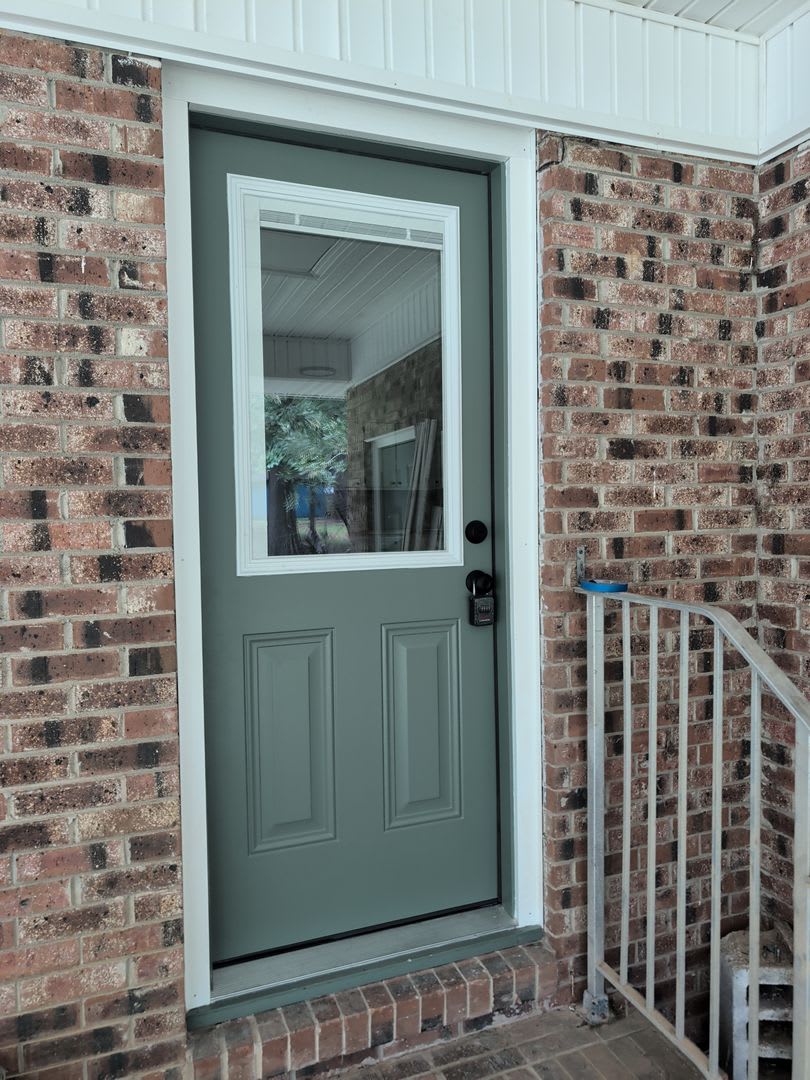 Fully remodeled 3 bedroom 1 bath ready to move in. – photo 3