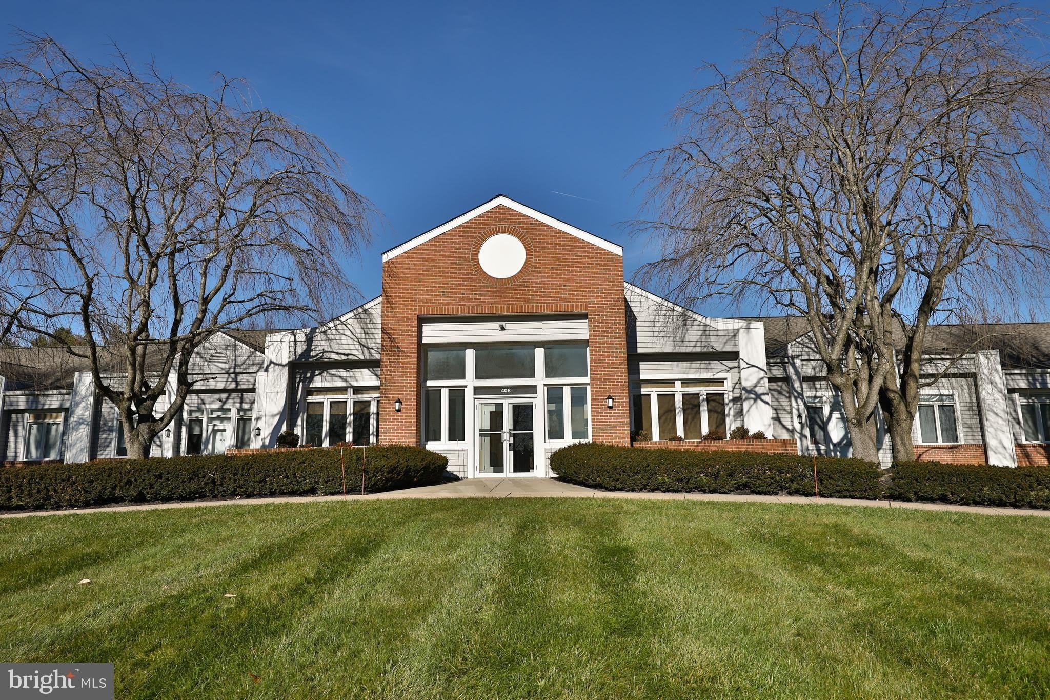 408 EXECUTIVE – photo 1