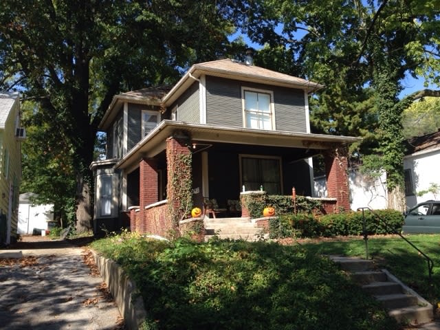 4 Bedroom 2 Bath on Campus – photo 1