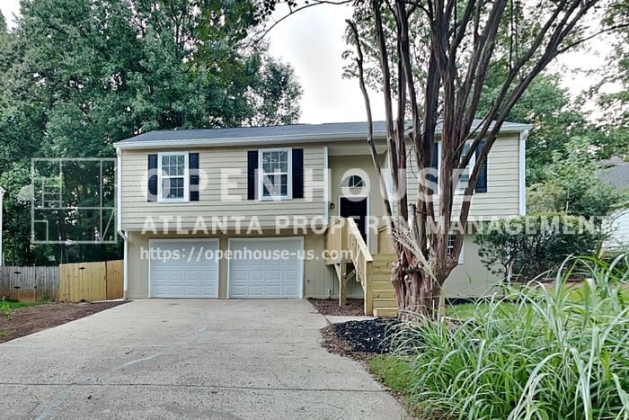1818 Crescent Hill Drive Northwest – photo 1