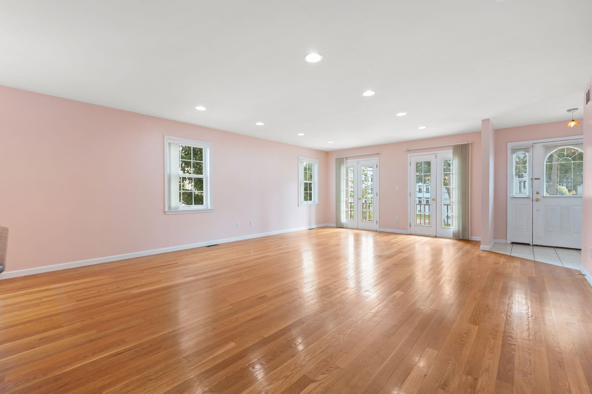 13 Humphrey Ave – photo 5