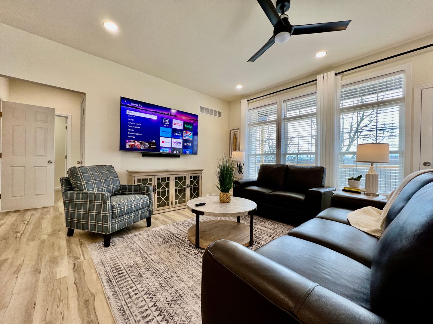 Beautiful NEW Ranch Home with a large deck & games – photo 2