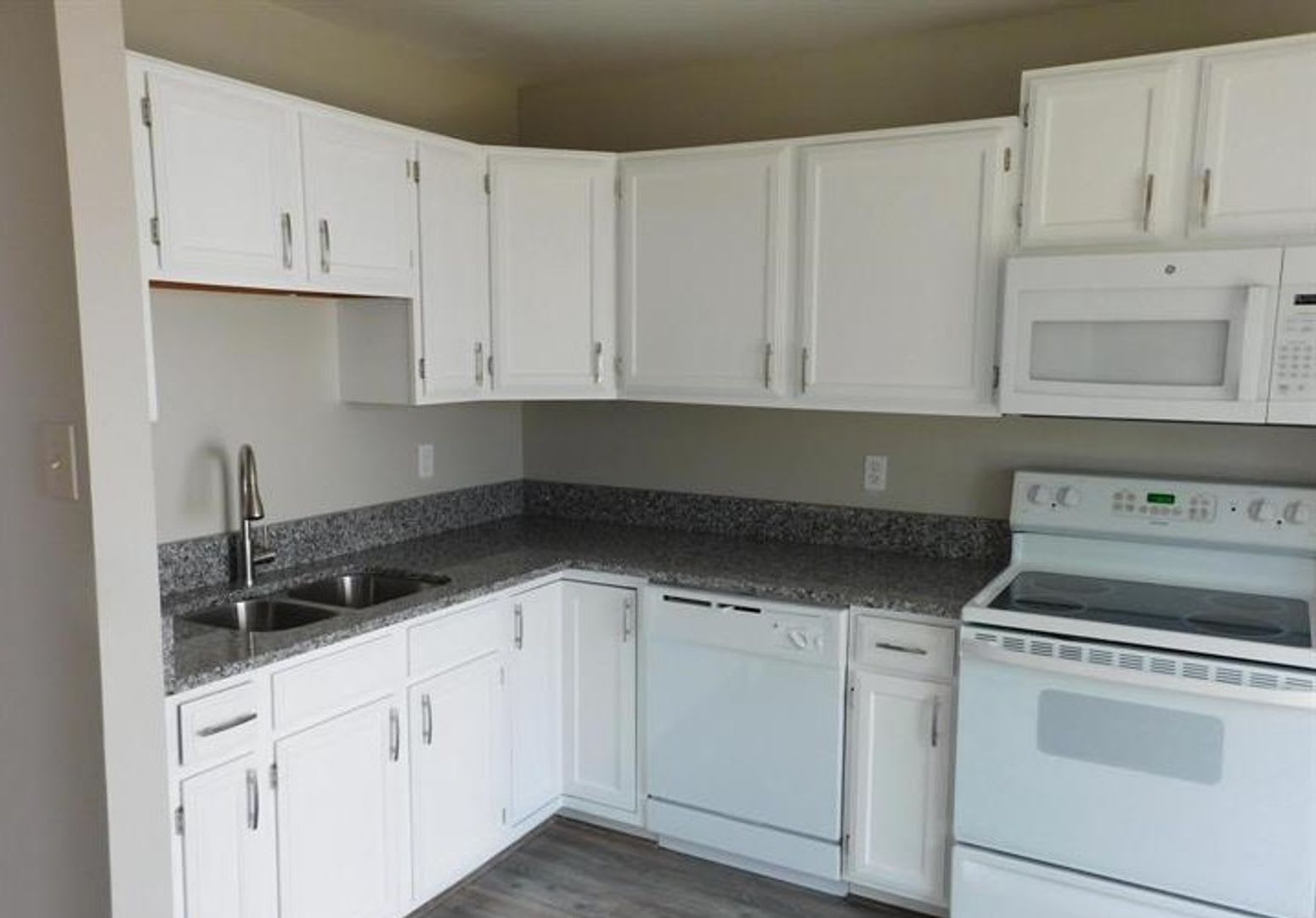 100 Mayfair Pl – photo 3
