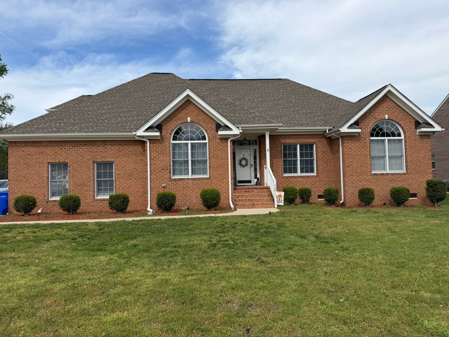 4 Bed / 2.5 Bath Single Family Home – photo 3