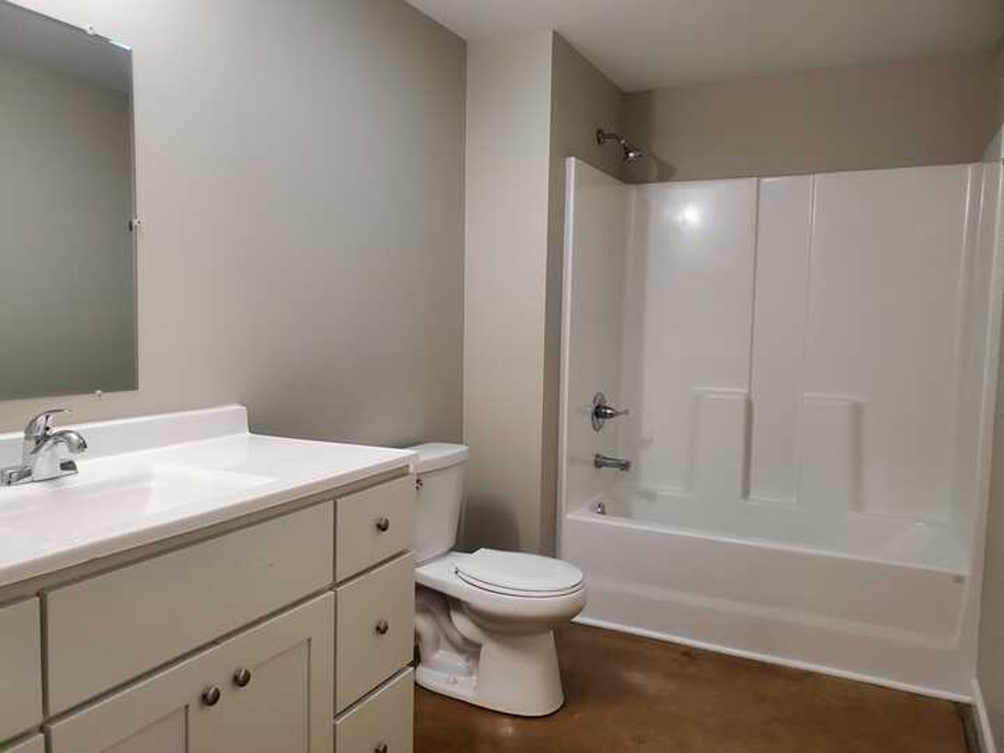 2 Bedroom 1 Bathroom Apartment in Jackson, MO – photo 3
