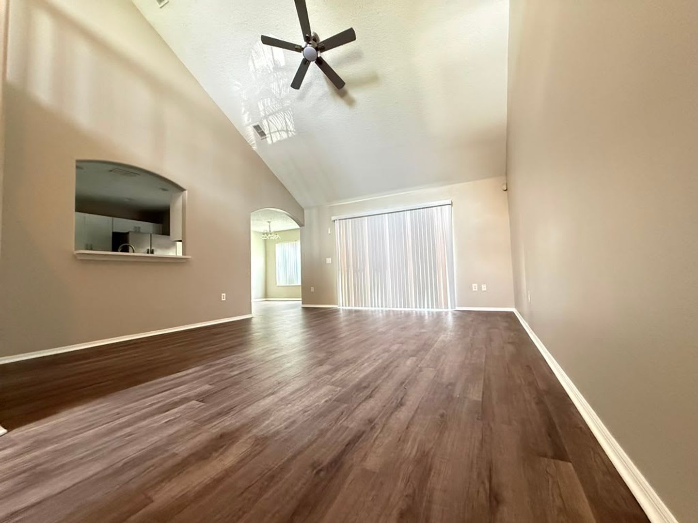 Spacious 3 2 5 Town Home In Meadow Woods Available Now – photo 3