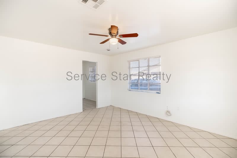 1926 E Osborn Rd – photo 4