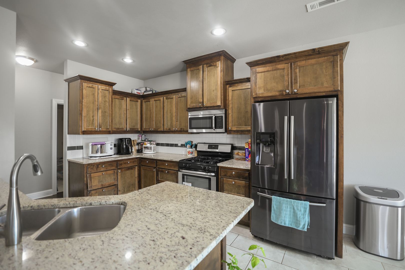 4 Bed 3 Bath Home Perfect for Entertaining – photo 1