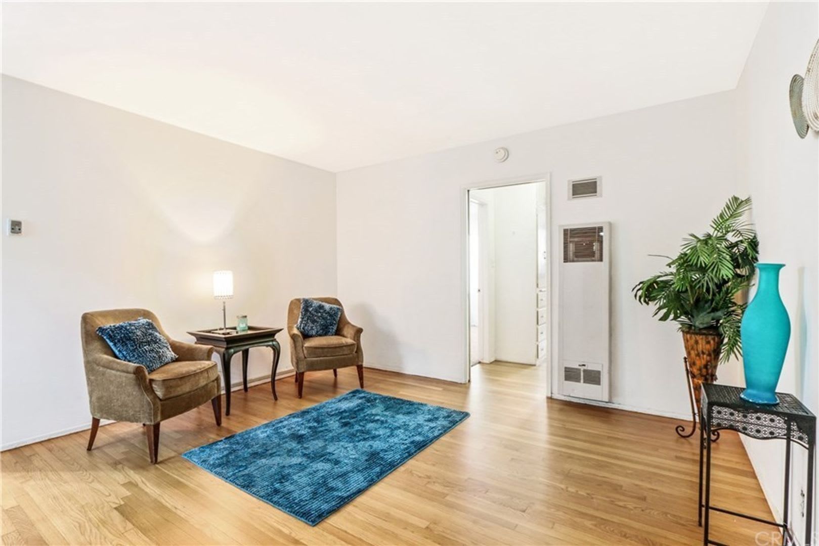 1 Bedroom 1 Bath Located in the highly sought after "Towne Capri" complex in Long Beach – photo 5