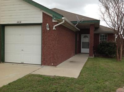 Available 09/24/26. Inviting floor plan! – photo 1