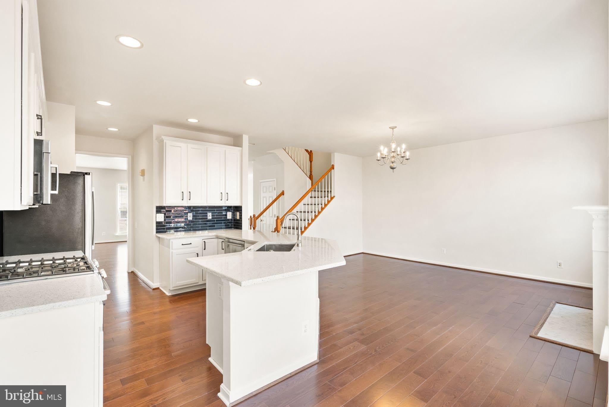 7056 COURTYARD Way – photo 5