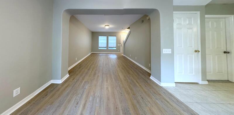 8006 Thoroughbred Loop – photo 5