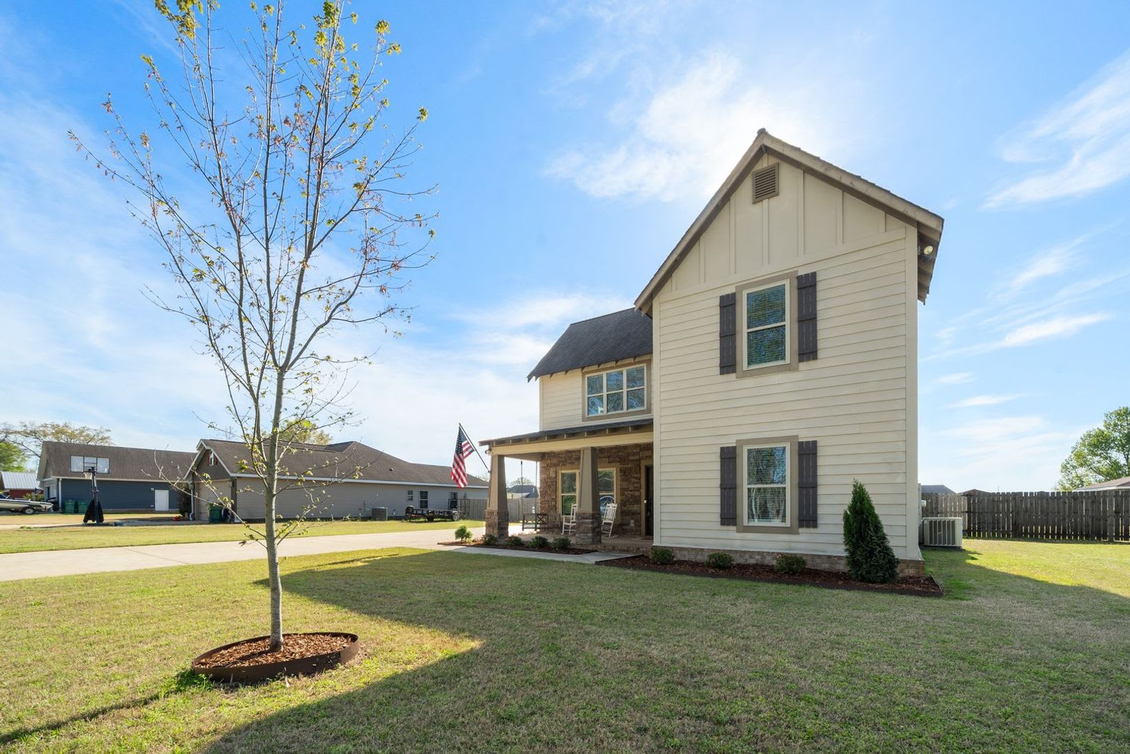 Spacious 4 Bed 4.5 Bath! Available July 15th! – photo 2