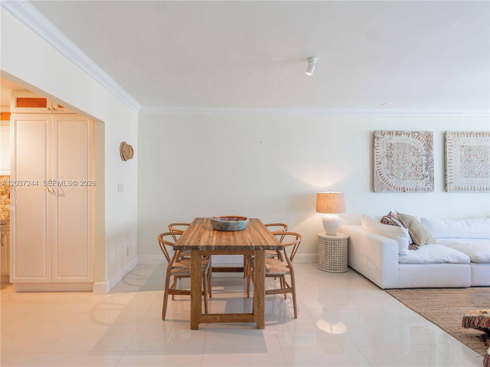 5401 Collins Avenue – photo 4