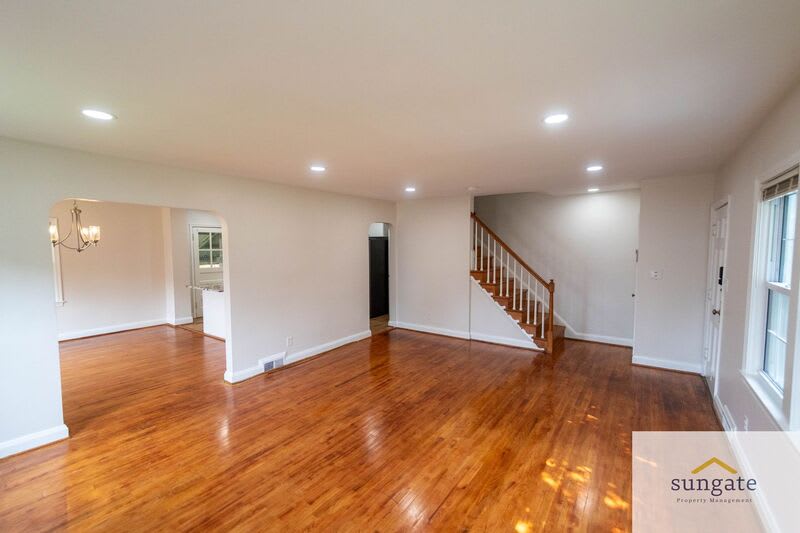 1907 Glen Ridge Rd – photo 4