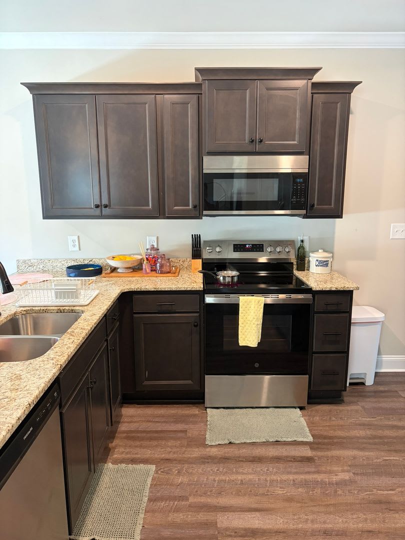 4 Bedroom 4 Bathroom Pre-Leasing for 2027 – photo 5